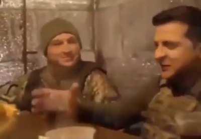 Zelensky drinking coffee and chatting with his fellow Kyiv defenders this morning. Imagine what a moral boost it must be for these troops to have the freakin’ president literally fighting next to you.