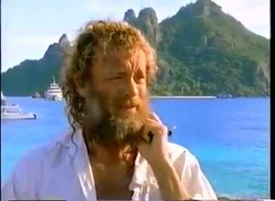 CASTAWAY - BTS After shooting the initial scenes in Fiji, TOM HANKS returned a year later having lost 50lbs to appear as though he had been stranded on an island all that time.