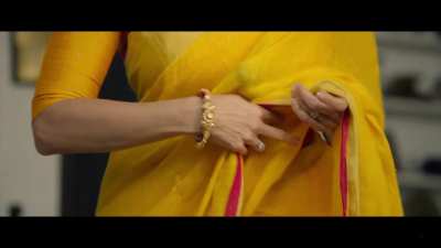 Prachee Shah Paandya navel slip