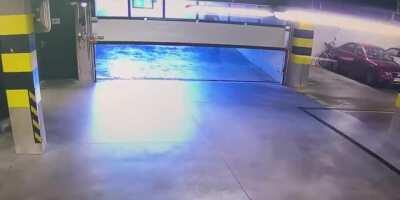 WCGW entering the parking facility before the gate is fully open?