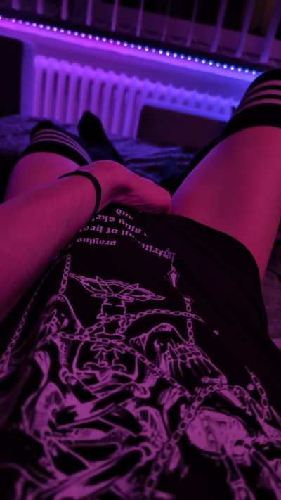 Wish I had a cutie join me on the couch