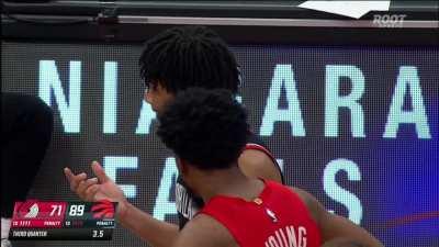 [Highlight] Sharpe almost jumps out of the building trying to block the shot