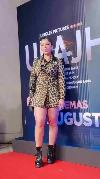Jasmine Sandlas [new]
