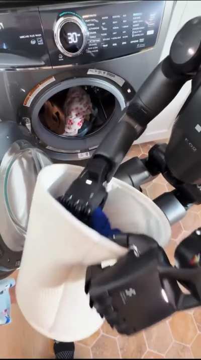 Figure 02 doing laundry fully autonomously.