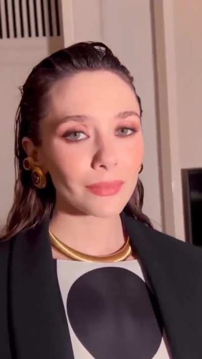 Elizabeth glammed for the 