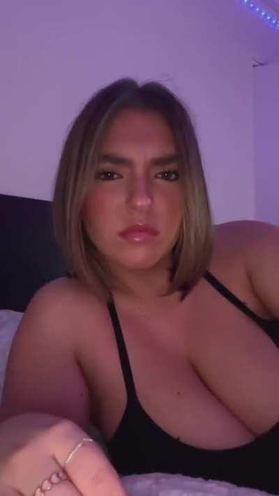 Submissive & Breedable