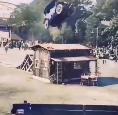 1922 American automobile leap show in colour