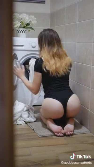 1k likes and I will post content I bought from her