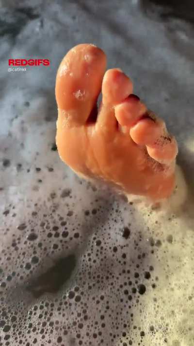 Pretty little things