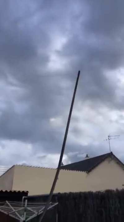 Turning yourself into a lightning conductor