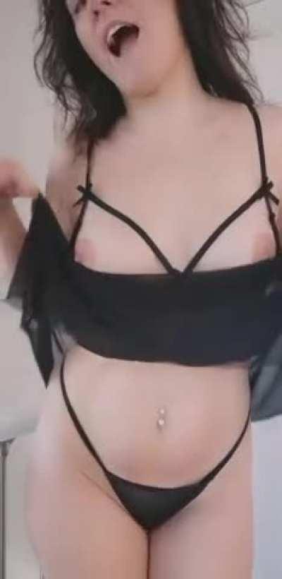 Little bit of teasing 🤤