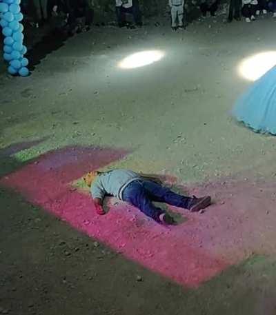 El tío que es el alma de la fiesta