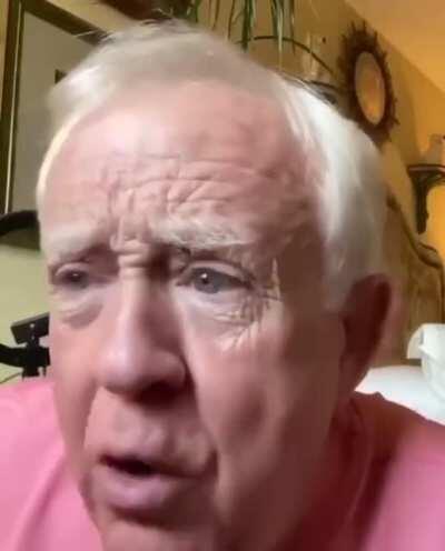 Leslie Jordan listens to WAP.