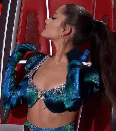 Ariana Grande so cute as always