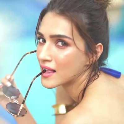 Kriti Sanon 🥵