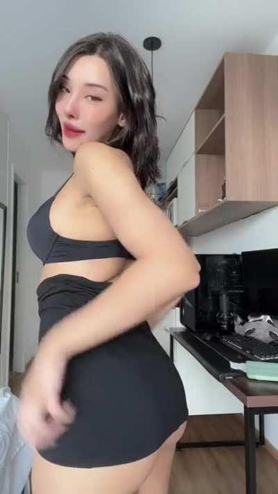 Stop teasing and let us see your perfect fat ass🍑🤤