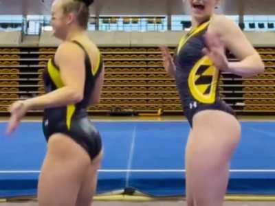 Towson’s Lauren Bolen & Jenna Weitz 🖤💛🤍🤸‍♀️