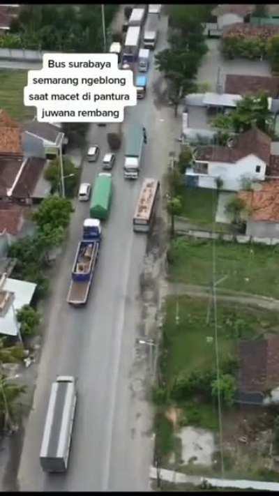 Kelakuan bis lintas provinsi