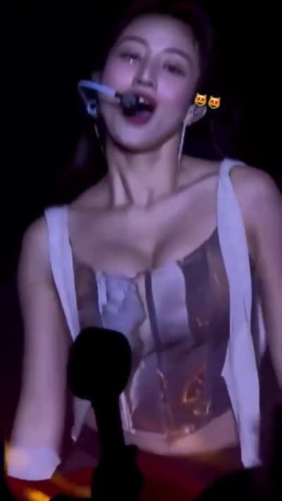 Jihyo is the reason why I am an hardcore fan - pt 6