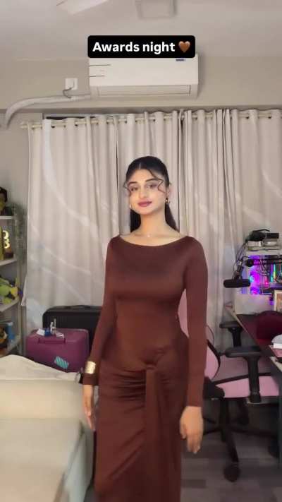 Ajj to kisi ka bistar garam krke hi aegi pkka 🥵