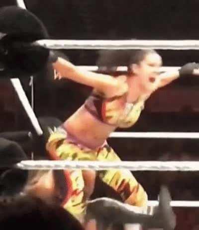 Bayley Stinkface