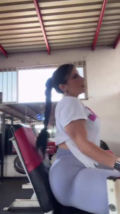 Emme Cavazos (@emme.cavazos)