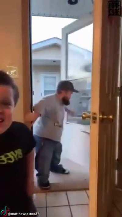 Qué harías si irrumpimos en tu casa?