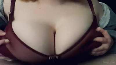 Could not last long between those MASSIVE JUGGS - EPO489