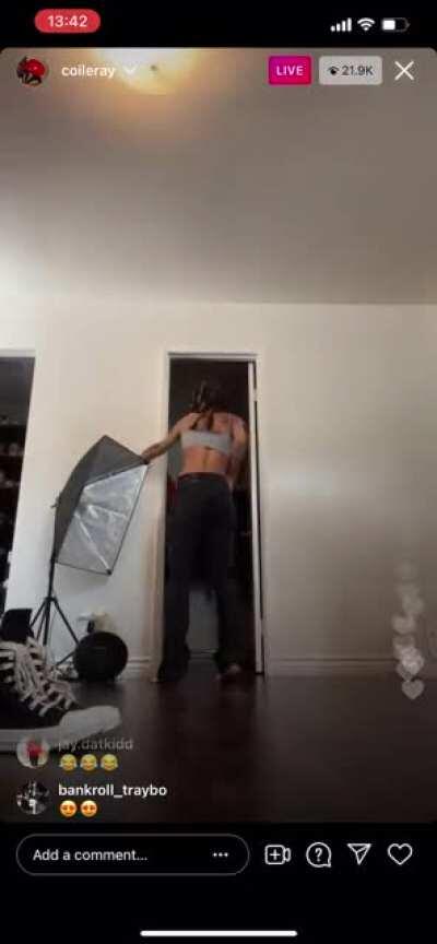 The important part of the live 😂. Ass n titties 🔥🔥