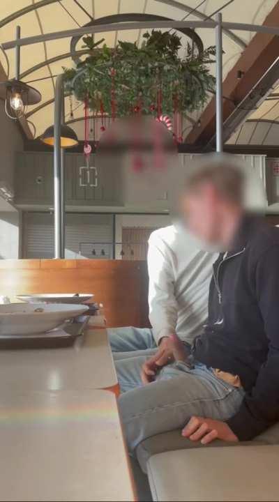 I got a helping hand at the food court of the mall...