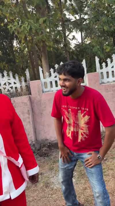 Merry Christmas! Free after 7 days in a re-education gulag where I learnt Islam is the religion of peace and that I wasn't interpreting it correctly. Mia culpa. Please enjoy this version of Jingle Bells sung in a Melbourne dialect as a symbol of piss.