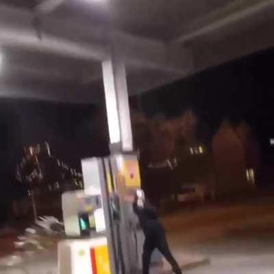 Cop shows up just in time to prevent a freak gasoline fight accident [Norway]