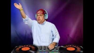 Fiatalos dallam a nyugdíjasoknak sok szeretettel