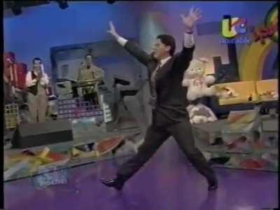 mario bezares drops a baggy of baking soda during gallinazo