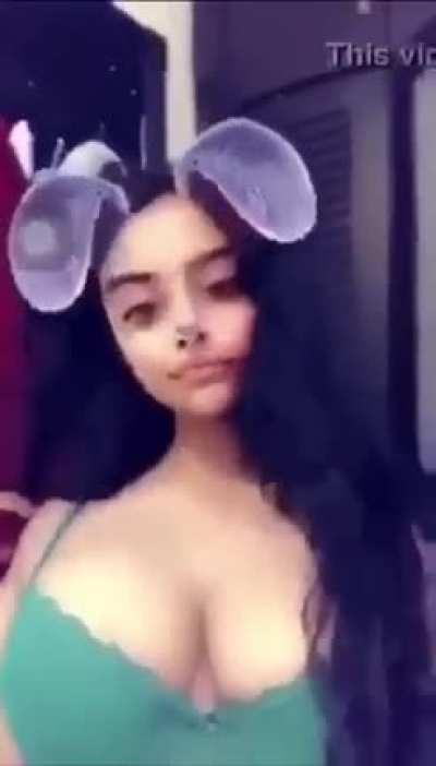 Tabeer Rizwan Chaudhary. Her nude video at 150 upvotes. 🙌🏻