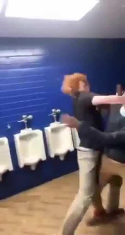 U can see those punches a mile away bruh 😭