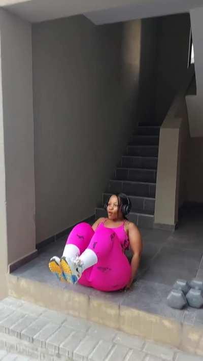 thick juicy thighs 😍