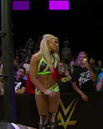Alexa Bliss taunting the NXT crowd…. 😈