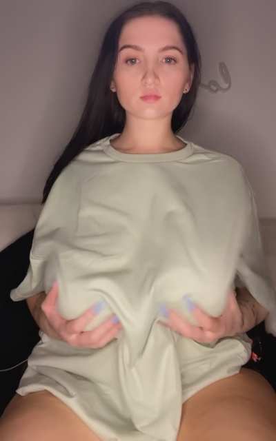 It’s my birthday so enjoy my bday titties 🎉