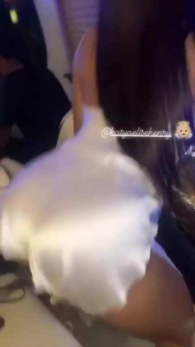 She prolly gives the best lap dances