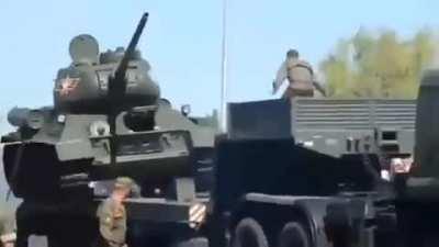 Russian fascist T-34 tank from the Second World War is pretending to be dead to avoid being sent to Ukraine.