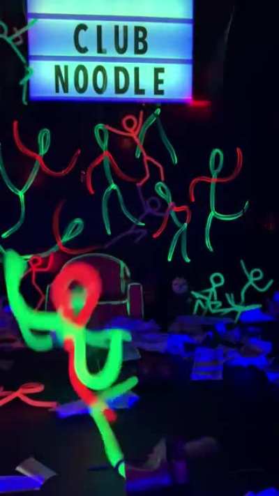 12 HOURS TILL DAT NOODLE GOES LIVE. NEW SET, NEW SONGS, AND DAT NOODLE BOOTY.