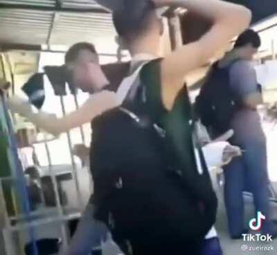 Danyelzinho tentando pagar de cria