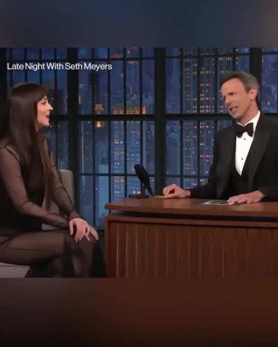 Cute Dakota Johnson at the Late Night With Seth Meyers
