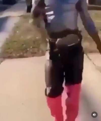 Anyone have more clips if this guy he seems pretty cool