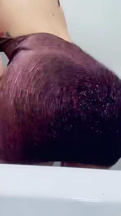 Glittery dresses make asses look nice