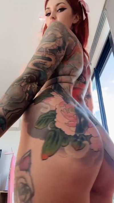 Something pretty to look at when you bend me over