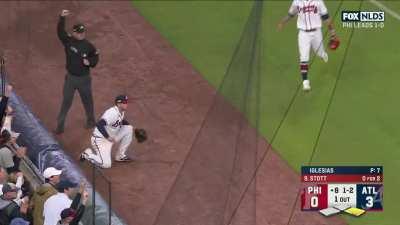 [Highlight] [Highlight] Austin Riley makes a circus catch