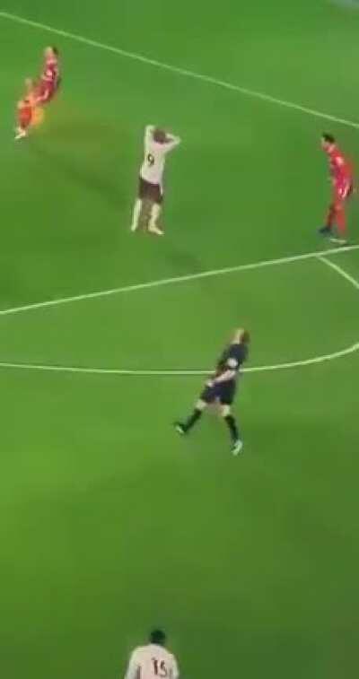 Referee has Lacazette in his Fantasy Premier League team