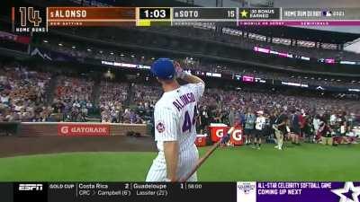 Pete Alonso takes a timeout so he can dance and pump up the crowd.